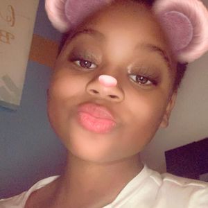 Meet your Posher, Raquel